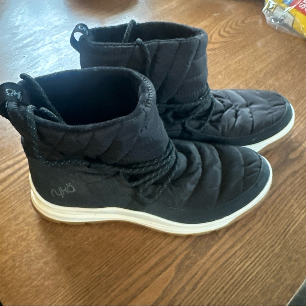 Women’s Ryka Black Ankle Winter Boots, 9.5